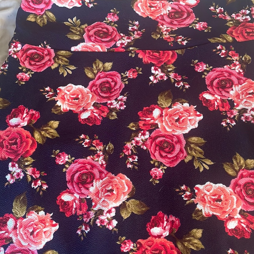 Unicorn Navy Roses Pink Peach Cassie skirt Size Small Stretchy! Pencil